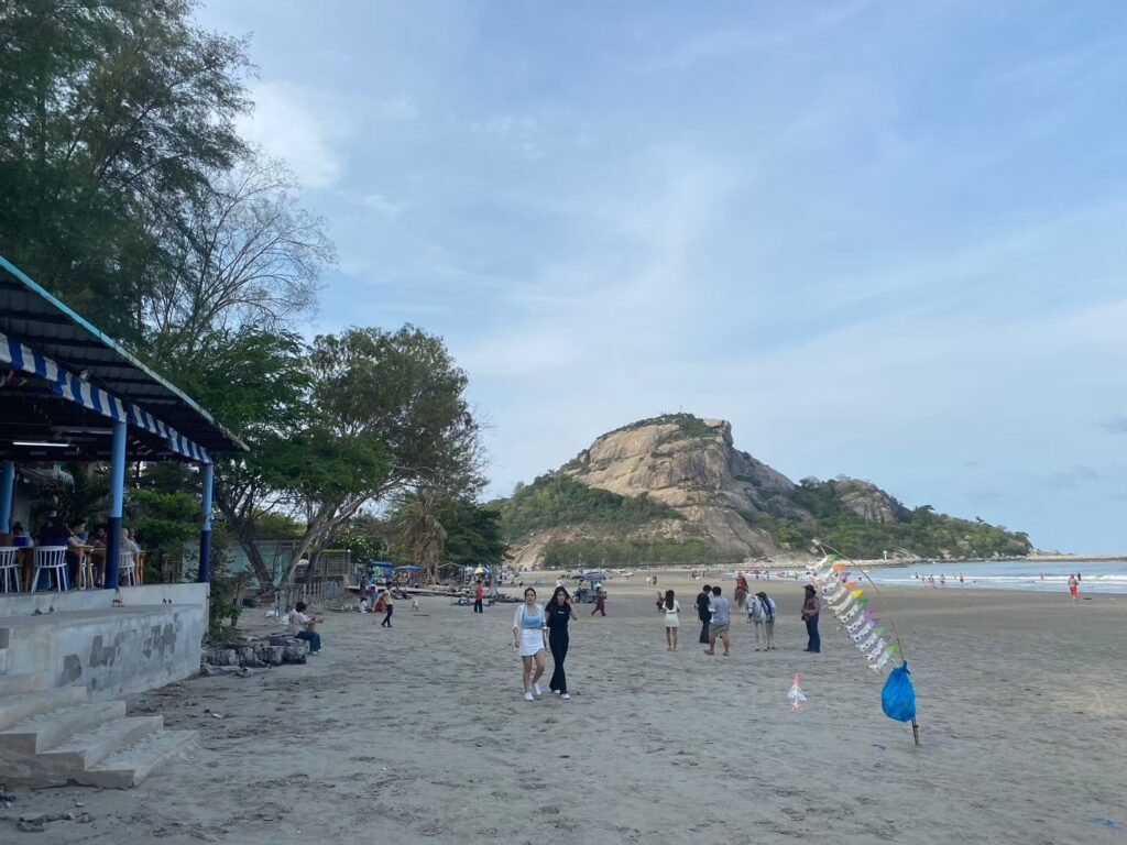 ความสะบายของหาดเขาตะเกียบ,เขาตะเกียบ,หาดเขาตะเกียบ