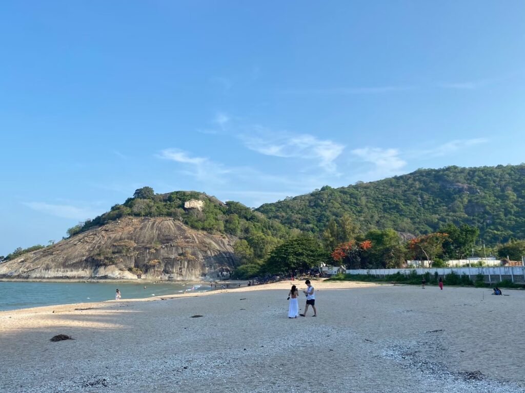 หาดทรายน้อยมีอะไรดี,หาดทราย,หาดทรายน้อยหัวหิน